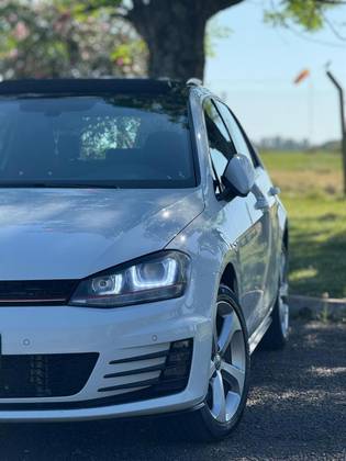 VOLKSWAGEN GOLF 2.0 TSI GTI 16V TURBO GASOLINA 4P AUTOMÁTICO VOLKSWAGEN GOLF 2.0 TSI GTI 16V TURBO GASOLINA 4P AUTOMÁTICO